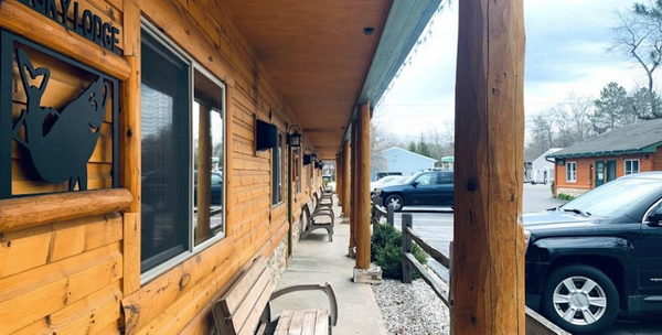 Totem Lodges (Nor-Gate Motel) - More Web Listing Photos (newer photo)